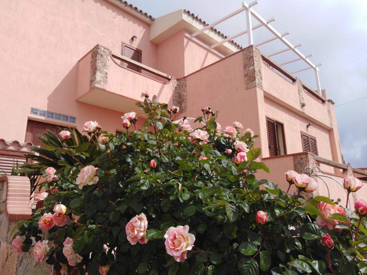 The Roses Garden Bed & Breakfast La Maddalena  Dış mekan fotoğraf